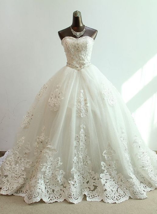 Charming Sweetheart Floor-Length Ball-Gown Appliques Beading Sleeveless Wedding Dress